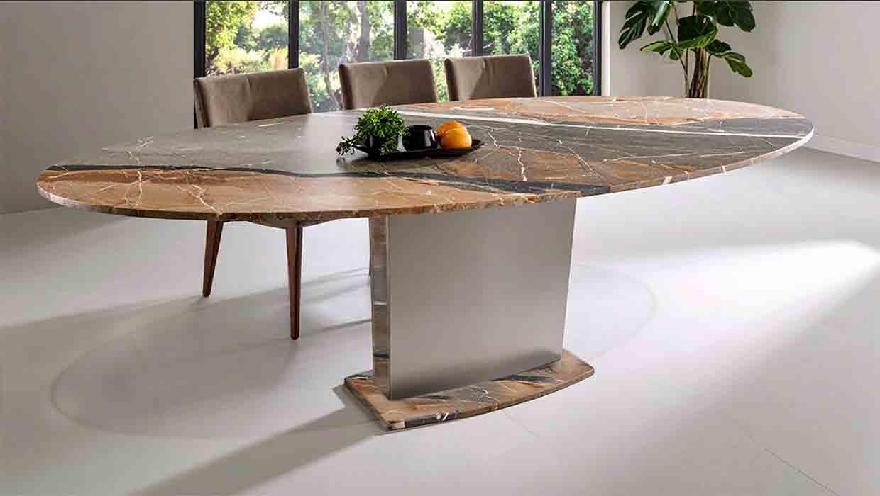 "Tisch nach Mass oval - braun"