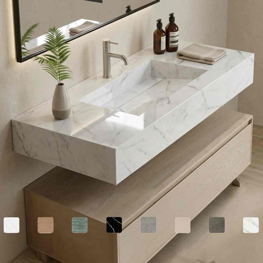 Design-Waschtisch Simplicity Et Calacatta aus Silestone in klassischer italienischer Calacatta-Marmoroptik mit weißer Oberfläche, feinen grauen Adern, Waschbecken mit Ablage und Maßanfertigung bis 250 cm.