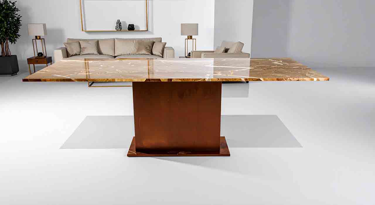 Esstisch kitts Sockel Corten Stahl mit Tischplatte Rainforest brown