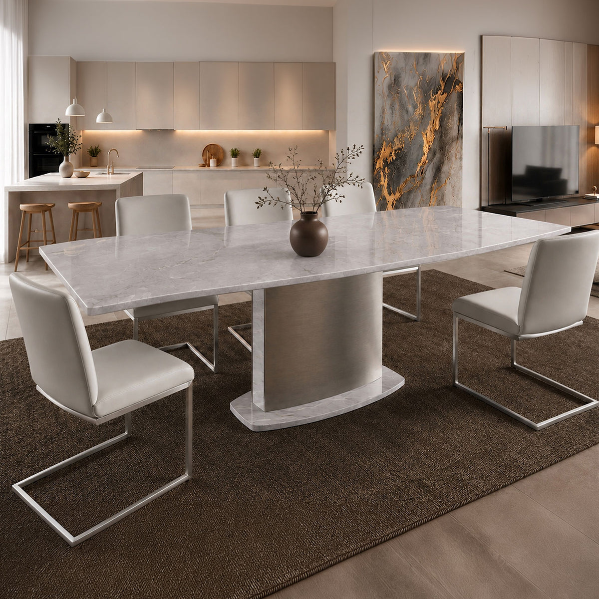 Esstisch TERRA aus Taj Mahal Quarzit nach Maß mit heller cremefarbener Natursteinplatte und feinen beige-braunen sowie anthrazitfarbenen Adern – exklusiver Design-Esstisch mit individuellem Tischsockel.